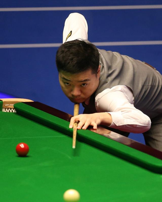 现实之间的 现实之间的