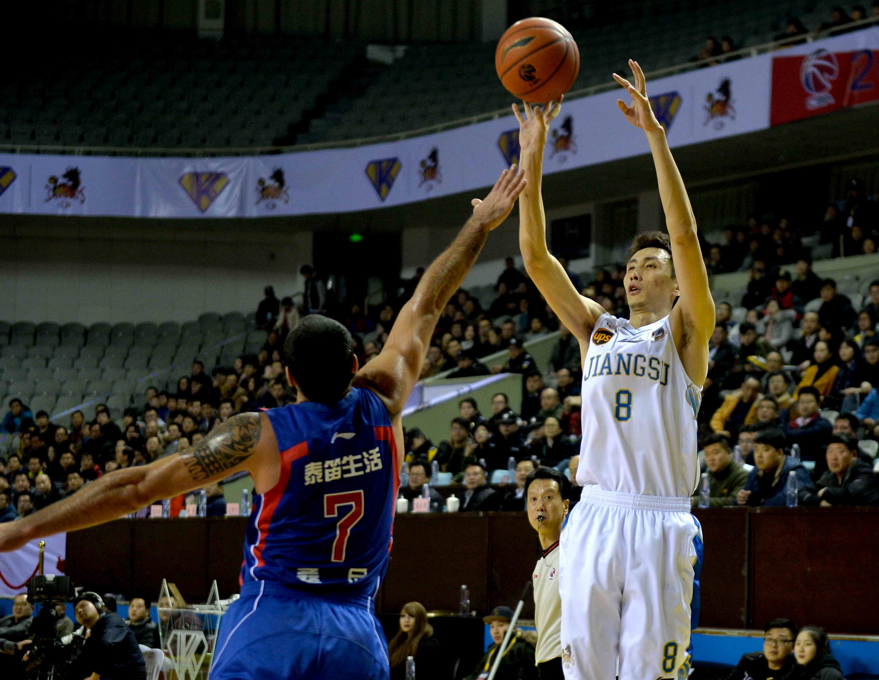 延续了她在 延续了她在